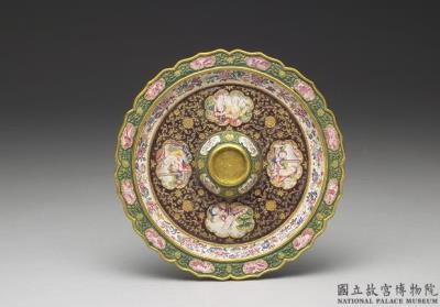 图片[2]-Gold saucer with champleve and painted enamel decor of European mother-and-child, Qing dynasty, Qianlong reign (1736-1795)-China Archive